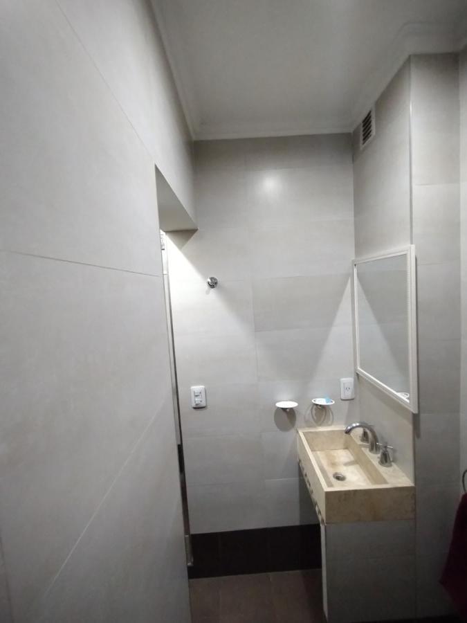 Hostel Terminal Мендоса Екстериор снимка