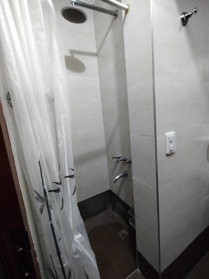 Hostel Terminal Мендоса Екстериор снимка